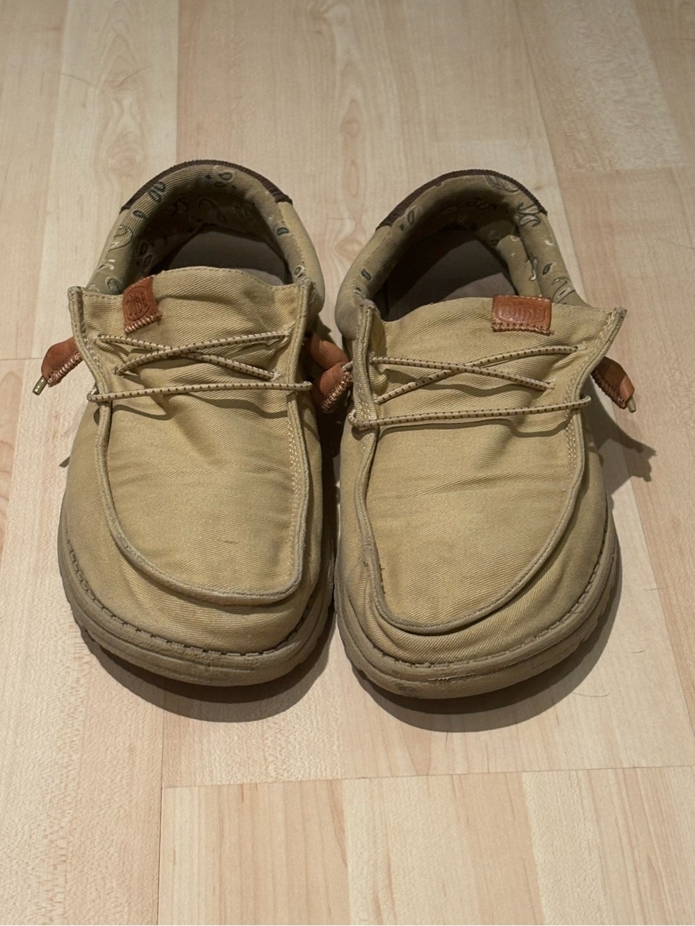 Hey Dude Wally Workwear Tan Canvas Slip On Shoes Men’s Size 9